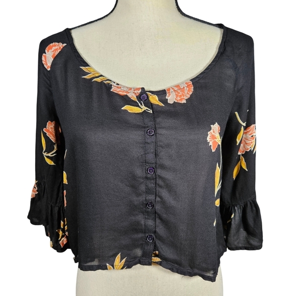 Amuse Society Cropped Ruffle Sleeve Button Up Blouse, Black Floral, Small - Picture 1 of 9